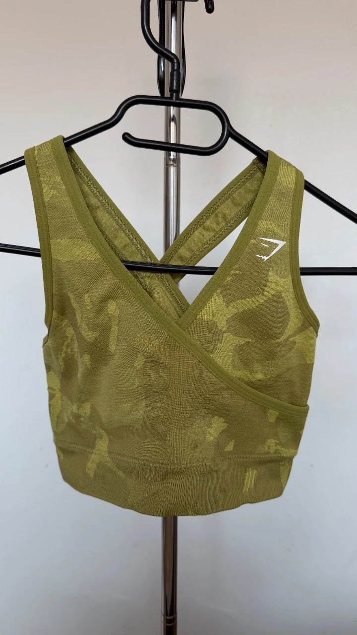 Top deportivo Gymshark verde talla S